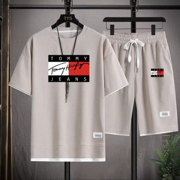 Completo Estivo Uomo Tommy Hilfiger – T-Shirt + Shorts Casual - immagine 5